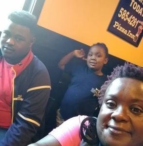 Meet your Posher, Pearl